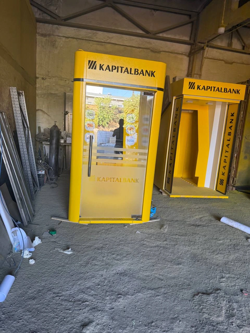 Yellow ATM booth, view 2