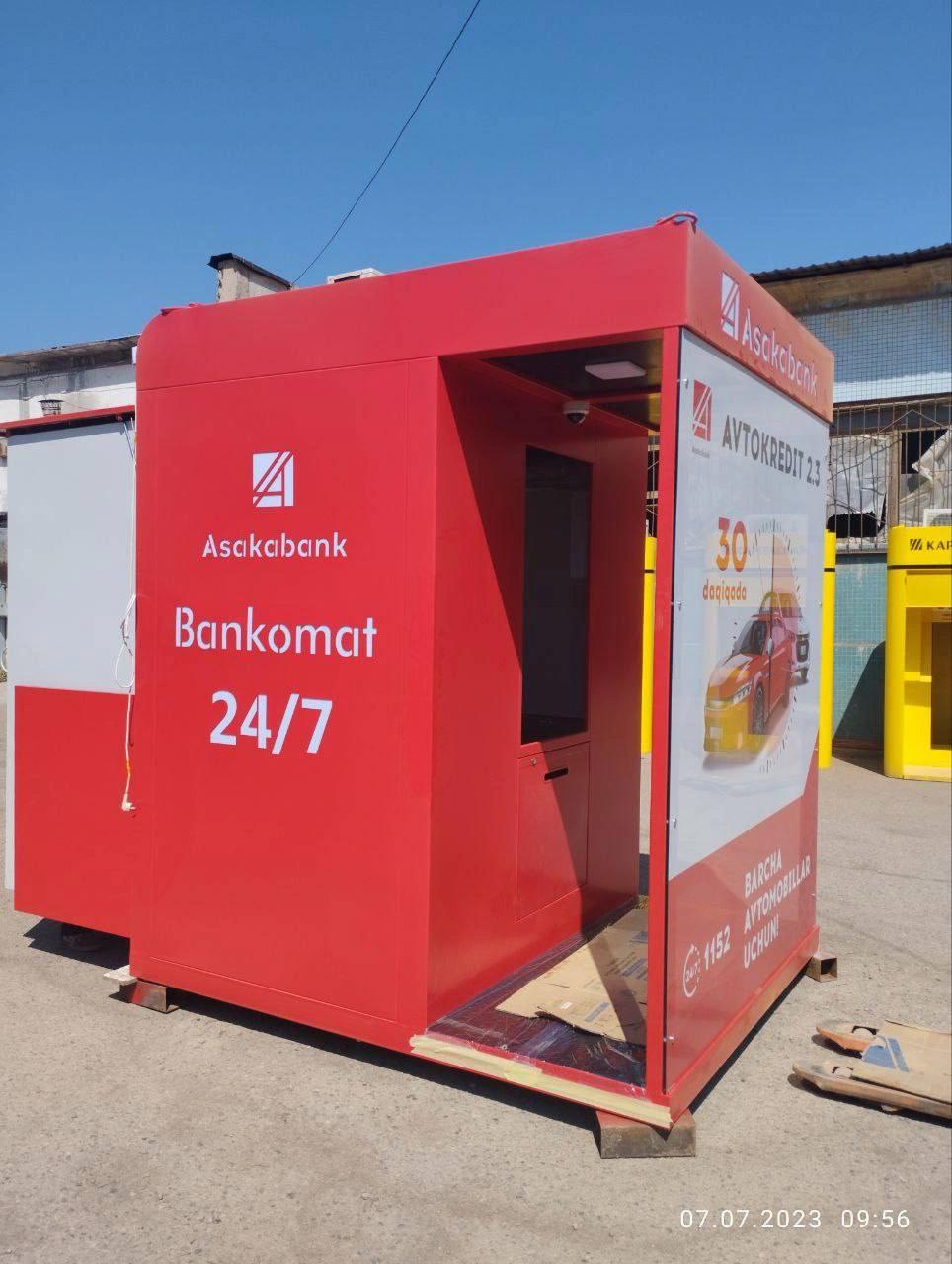 Asakabank booth with side entrance and service compartment, view 2